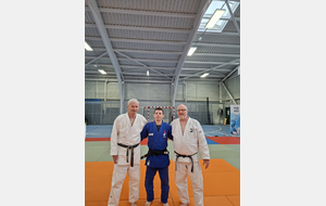 Nos professeurs ont étudier en compagnie d'un champion.